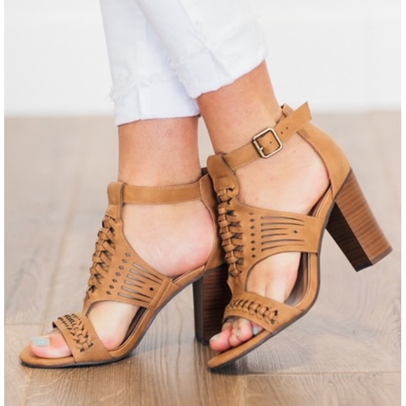 NIB Woven Style Heels - Picture 3 of 4